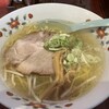 おんじき庭本 - 塩ラーメン。余計な要素の一切ない素朴なラーメンだが実に美味。