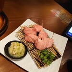 Sumibi Yakiniku Gyuu Life - 分厚っ