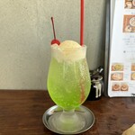 江南水餃店 - 「めろんクリームソーダ」（400円）