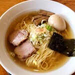 客野製麺所 - 料理写真:半熟煮卵入り薄口醤油ラーメン