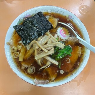 青島食堂 宮内駅前店