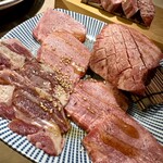 Yakiniku Daishozan - 黒毛和牛タン盛り