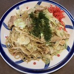 Tako Hachi - 鶏肉を使ってタレで味付けした焼きそばが名物です。