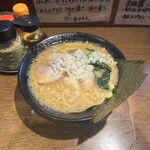 濃厚豚骨ラーメン 濱虎家 - 