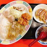 Ginryu - 中華ランチ　1050円+ 自家製ギョウザ　3ケ 350円