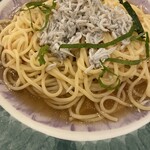 鎌倉パスタ - 梅肉と釜揚げしらすのおだしパスタ