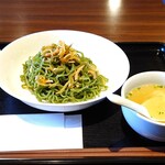 Chinese Sai Zenraku Bo - ランチ：里麺（スープ、漬物付）