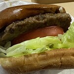 モスバーガー - 野菜とパティの重なりが他のハンバーガーとは逆になっていました