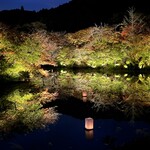 佐嘉平川屋 - ライトアップの三船山後楽園