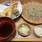 Ishi Usu Biki Ni Hachi Soba Soba Shiki Chunichi Biru Ten - お母さんは海老と季節野菜のおろし天せいろ