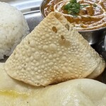 Indian Nepali Restaurant NAMASTE KITCHEN - パパド