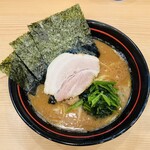 家系 麺場寺井 - 料理写真:ラーメン並