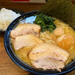 濃厚豚骨ラーメン 濱虎家 - 