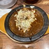 ホットスプーン - チーズ牛すじ煮込み焼きカレー