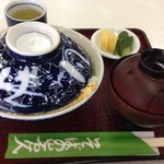 岩久食堂 -  具の上に乗っている蓋