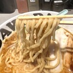 Sawada Shoten - ウェーブのかかった平打ち麺