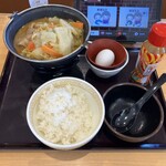 すき家 - 鶏カレー担々鍋定食＋たまご 全景