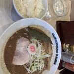 アンダーグラウンド ラーメン 頑者 - 