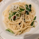 イタリア食堂PACE - 釜揚げしらすと菜花の和風ガーリック