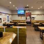 yakitori tenka kushifan Omiya Ten - 広くて綺麗な店内