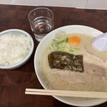 来久軒 - 料理写真:小飯200円 沢庵…無くなったのは寂しい