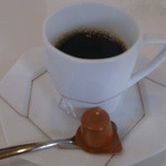 Aki - ランチにはコーヒーサービスあり。