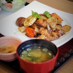 Ootoya Ion Minamikazehara Ten - 鶏と野菜の黒酢あん定食