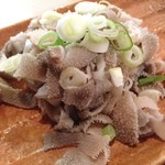 Kadoya - お昼ゎ中華食べたから夜ゎ焼肉食べたいっ！
                        って言うて連れてきてもろたら…ラーメン！餃子！とんちゃん！
                        と店に書いてある…
                        中華やんけ！！！！！
                        と思って中に入るとたしかに焼肉屋でしたw