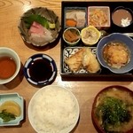 Kushi Kaiseki Kushi Toku - サービスランチ（上方から）