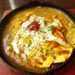 さんさろ - 鉄板焼きカレーオムライス（950円）