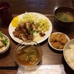 くわ屋食堂 - 800円ランチ