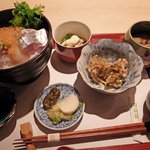 Sakana Hizuki - 新鮮丼