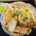 竹野食堂 - カツ丼：大衆食堂の丼物の代表格！食べごたえ十分の一品です。