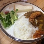 とも - ランチカレー　オプションエビフライ（100円）