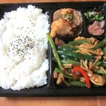 HottoMotto Oguradai Ten - 青椒肉絲と油淋鶏弁当！