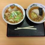 あるご - 左：北海味噌ラーメン　７８０円　右：おら家の大槌ラーメン　４５０円　2014年9月29日現在，住所は正しいのですが地図が違ってます