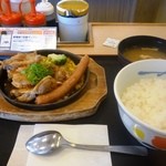 松屋 - 鉄皿チキングリル