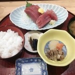 Iso Ryori no Tago - かつお刺身定食       700円
                        
                        