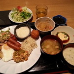 沖縄風居酒屋 あがいてぃーだ - 朝食バイキング（当日８００円）です。