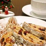 カフェ ソリッソ - クリスマスまでの限定ケーキ！ドイツのクリスマスはシュトレン♪