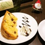 カフェ ソリッソ - クリスマスまでの限定ケーキ！イタリアのクリスマスはパネトーネ♪