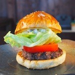 ToTo la Bebe Hamburger - ととらべべハンバーガーの王道。店の名を冠した「ととらバーガー」