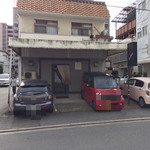 かんすけ - 店先に駐車場あります。それから真横にコインPあります。