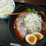 Nihonzaka Parking Area (Nobori) - 赤富士ラーメン（840円）‥辛さ倍・サービスライスは大盛り