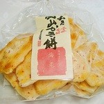 Hatakeyama Seika Toyohara Kojo Choku Shop 'Kibi no Ya' - 岡山かき餅海老　400円位　（＾＾