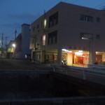 Teru - 写真奥が飯塚駅。すぐ近くです