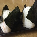 味の鳥 - おにぎり（１５０円：さけ・梅・昆布）