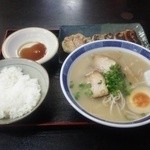 ラーメン　蔵 - ラーメンギョーザ定600円