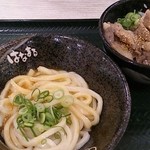 Hanamaru Udon Ion Toyokawa Ten - 「うどんセットメニュー」（550円）の「塩豚丼セット」で小うどんは「かま玉」