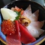 かじやばし - 海鮮丼アップ